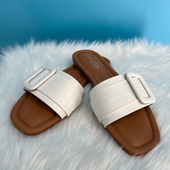 White Sandals with Textured Strap and Tan Footbed - Picture 3 of 11